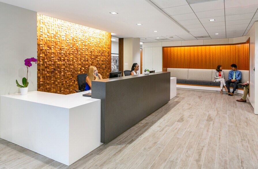 More Photos Of 1025 Connecticut Ave NW, Washington Office For Lease