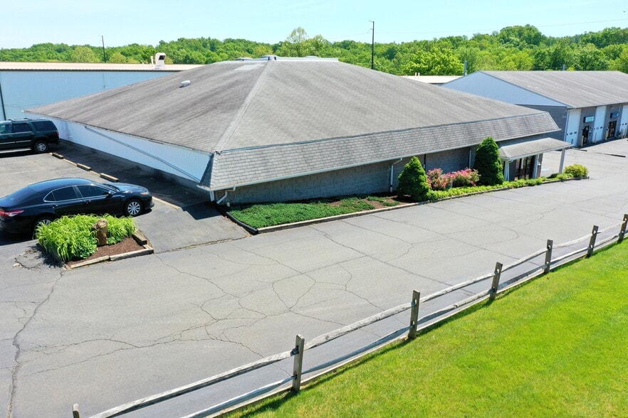 More Photos Of 9208 Venture Ct, Manassas Park Warehouse For Lease