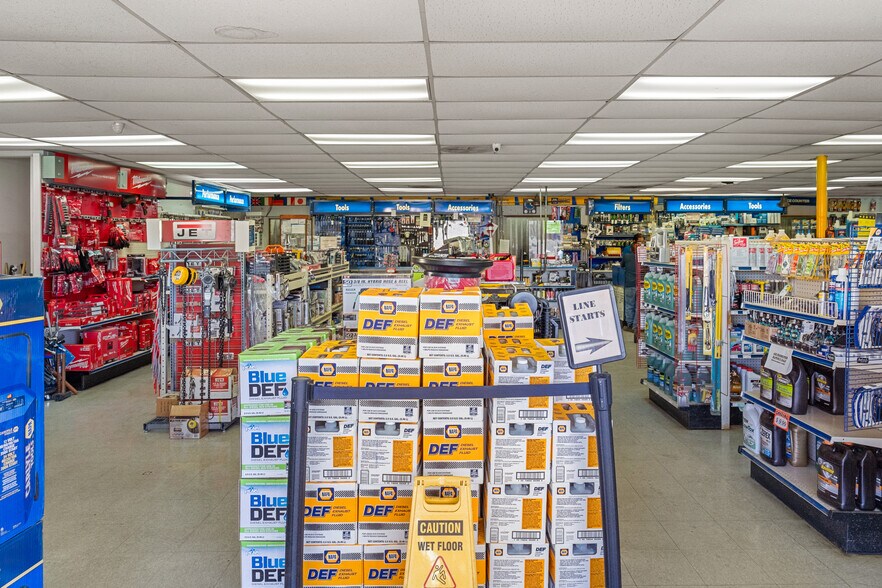 More Photos Of 4004 Rice St, Lihue Warehouse For Sale