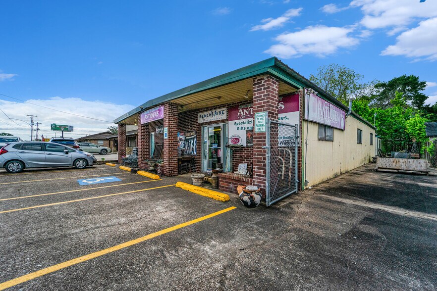 More Photos Of 4214 W Broadway, Pearland Freestanding For Sale