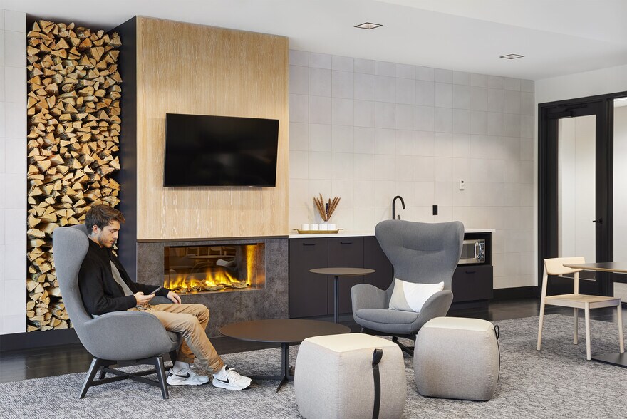 More Photos Of 5601 Green Valley Dr, Bloomington Office For Lease