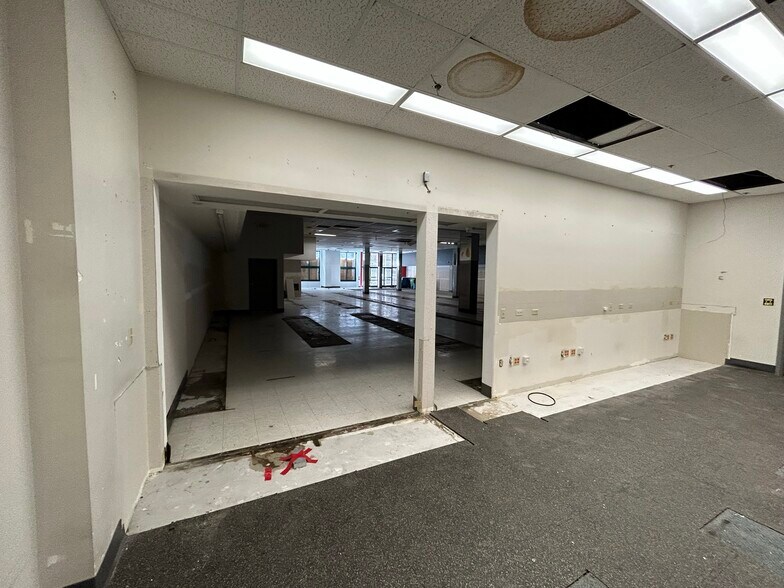 More Photos Of 33-33 Drumm St, San Francisco Office For Sale