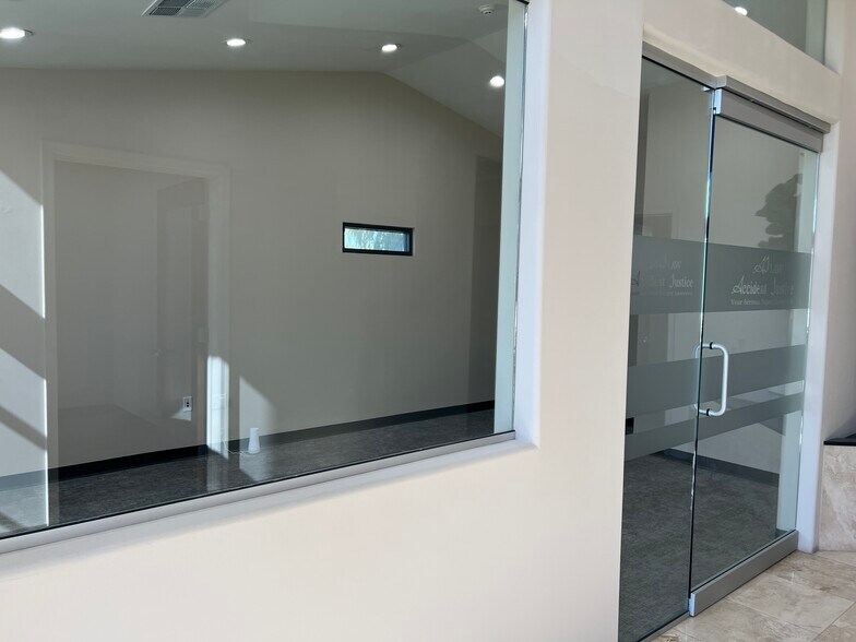 More Photos Of 7201 N 7th St, Phoenix Loft Creative Space For Sale