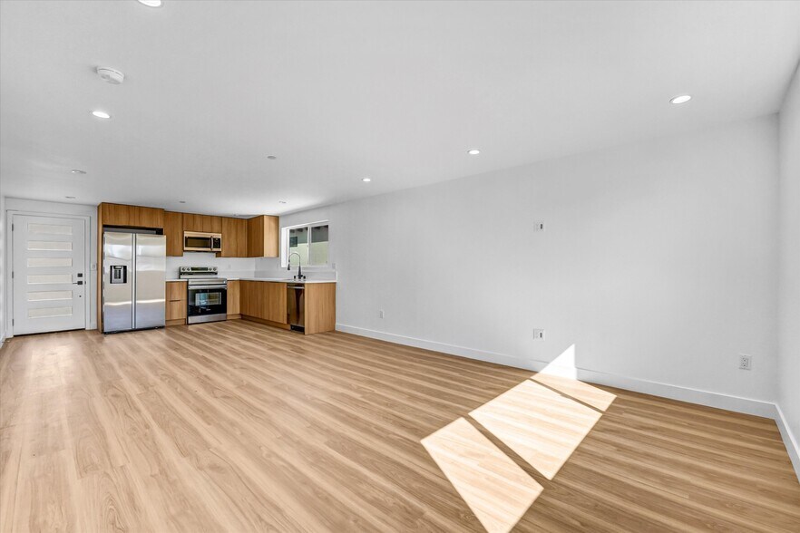 More Photos Of 7322 Newcastle Ave, Reseda Apartments For Sale