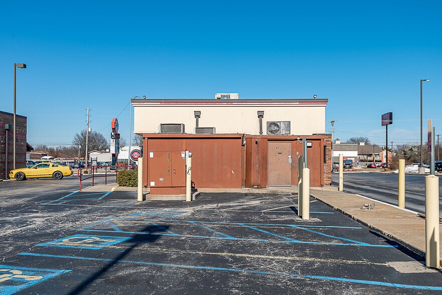 More Photos Of 1272 E Battlefield St, Springfield Restaurant For Lease
