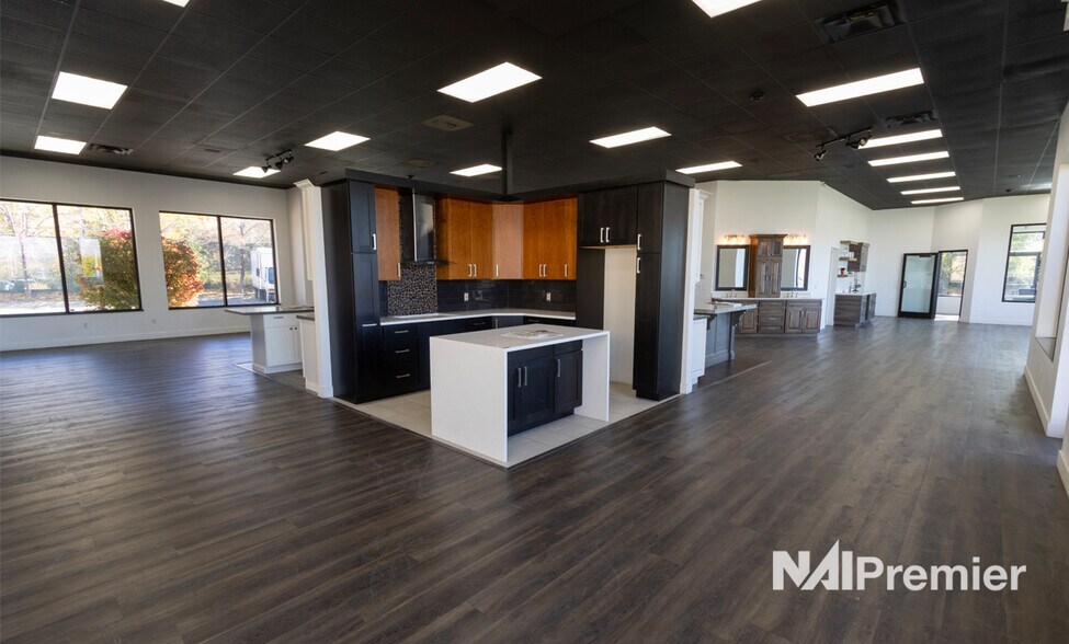 More Photos Of 10763 S State St, Sandy Freestanding For Lease