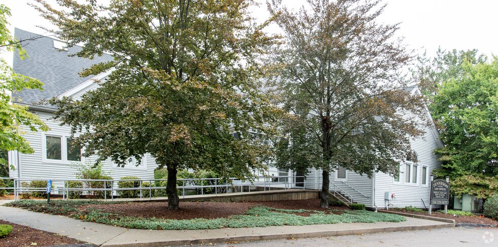 More Photos Of 425 Pleasant St, Brockton Office For Lease