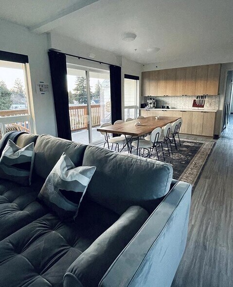 More Photos Of 1435 NE 62nd Ave, Portland Multifamily For Sale