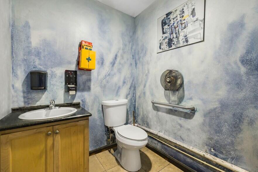 More Photos Of 12468-12470 SW 128th St, Miami Service For Sale