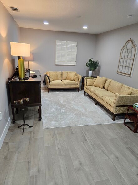 More Photos Of 13551 Walsingham Rd, Largo Office Residential For Sale