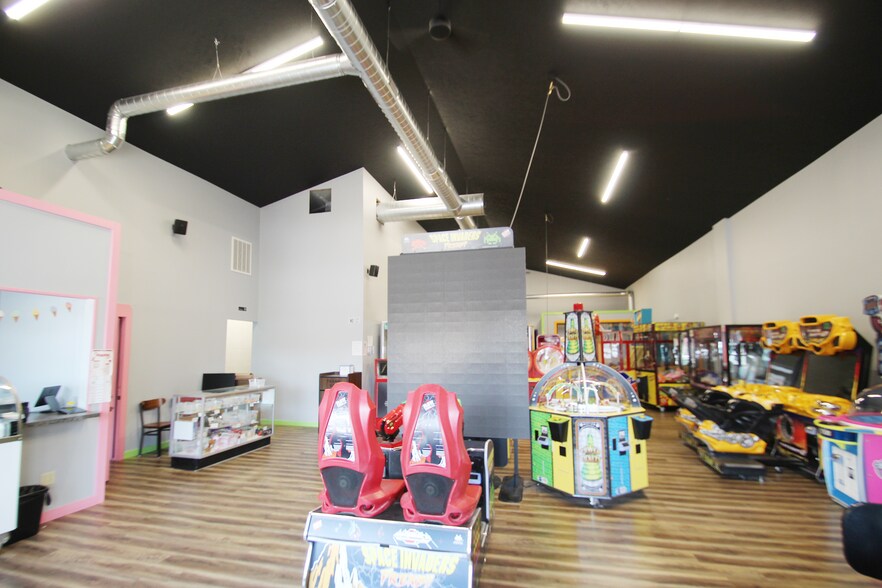 More Photos Of 129 Broad St, Wadsworth General Retail For Sale