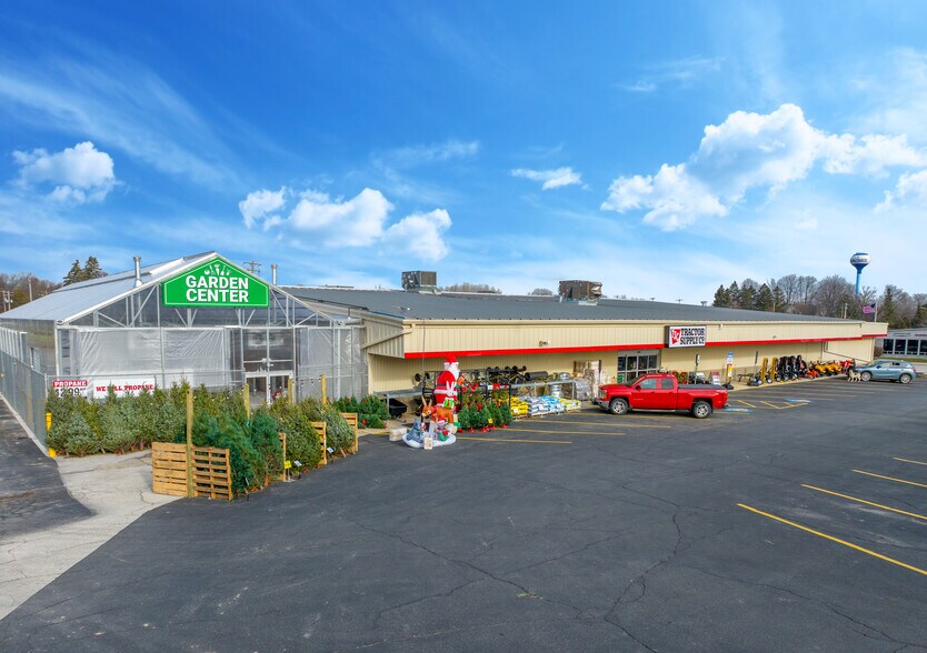 Primary Photo Of 519 N Madison St, Chilton Storefront For Sale