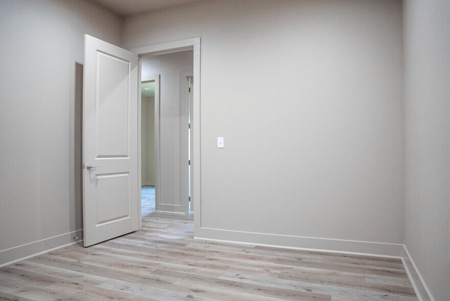 More Photos Of 4230 S Major Dr, Beaumont Warehouse For Lease