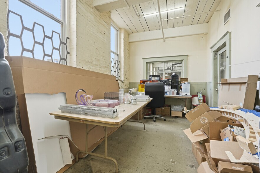 More Photos Of 420 Dwight St, Holyoke Manufacturing For Lease