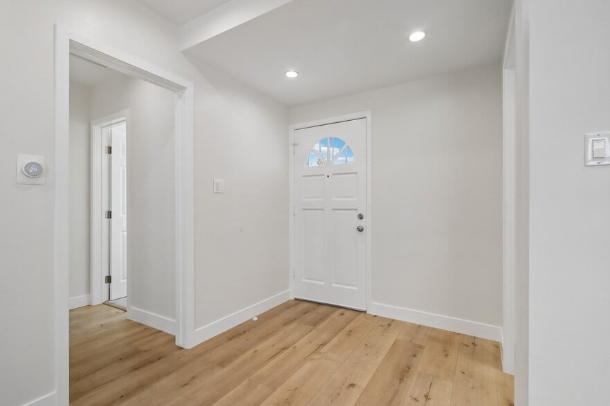 More Photos Of 15952 Simonds St, Granada Hills Apartments For Sale
