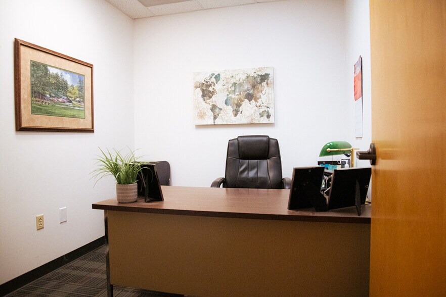 More Photos Of 2014 Dudley Ave, Parkersburg Medical For Sale