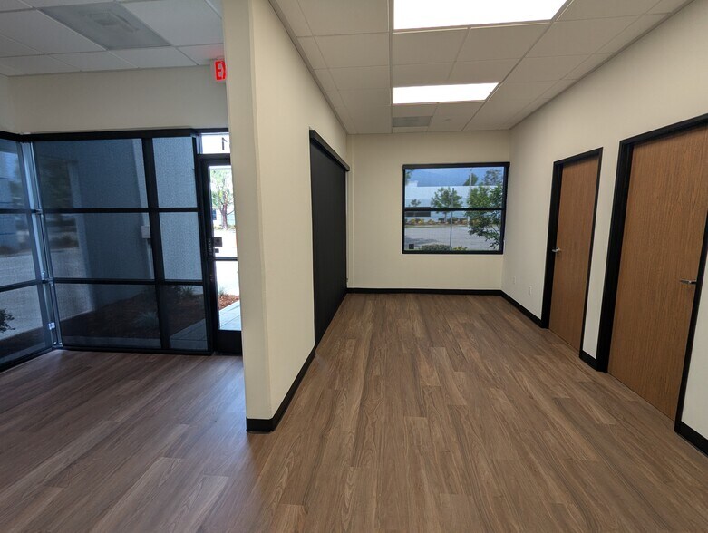 More Photos Of 10661 Pullman Ct, Rancho Cucamonga Warehouse For Lease