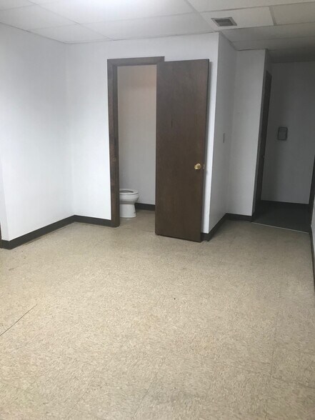 More Photos Of 1311 Boston Hollow Rd, McKeesport Storefront Retail Office For Lease