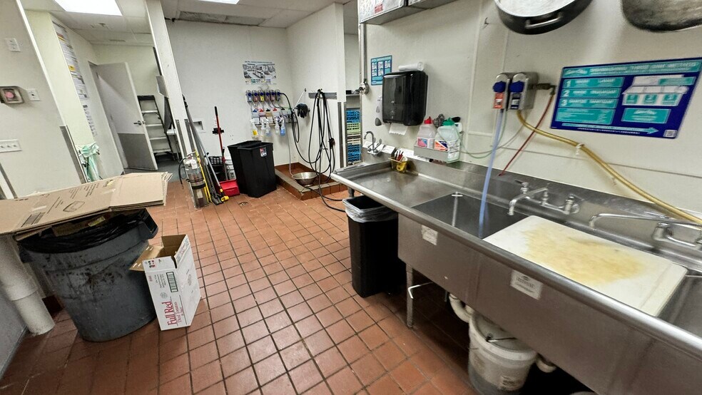 More Photos Of 3333 Hwy 10 E, Moorhead Restaurant For Sale