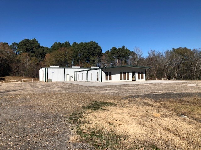 More Photos Of 930 W Johnson St, Tatum Light Manufacturing For Lease