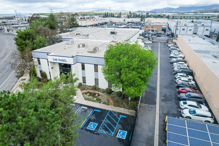 More Photos Of 10941 La Tuna Cyn, Sun Valley Warehouse For Lease