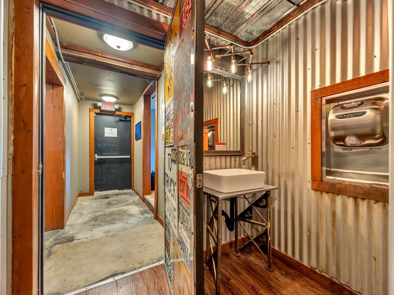 More Photos Of 780 US-101, Chinook Restaurant For Sale