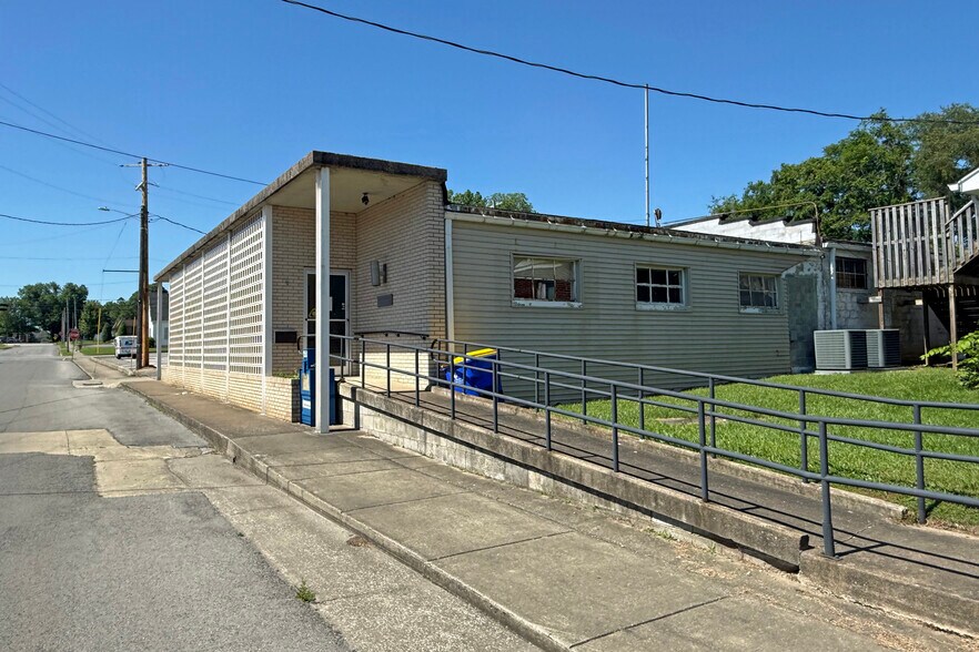 More Photos Of 103 N High St, Franklin Office Residential For Sale