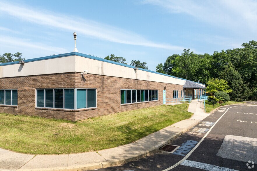 More Photos Of 3190 Tremont Ave, Feasterville Trevose Distribution For Sale