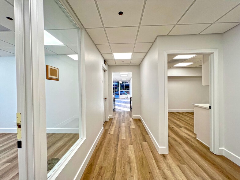 More Photos Of 1035 State St, Santa Barbara Loft Creative Space For Lease