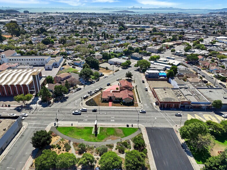 More Photos Of 2600 Macdonald Ave, Richmond Office Residential For Sale