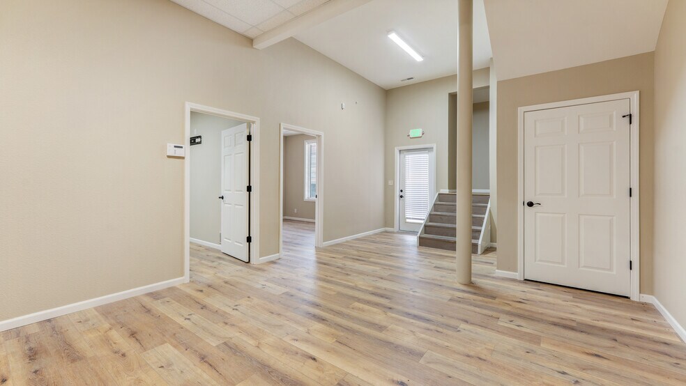 More Photos Of 4466 Horseshoe Bend Pky, Village Of Four Seasons General Retail For Sale