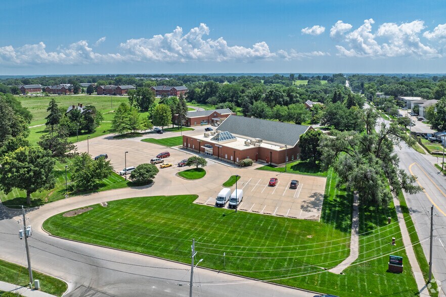 More Photos Of 850 Dickman Rd, Des Moines Medical For Lease