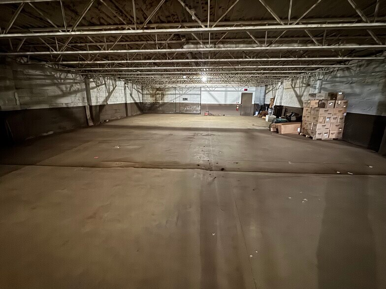 More Photos Of 311 N Superior St, Appleton Warehouse For Sale