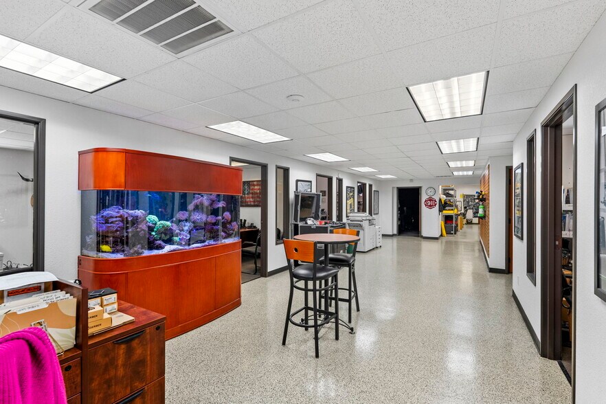 More Photos Of 108 Commercial Pl, Schertz Warehouse For Sale