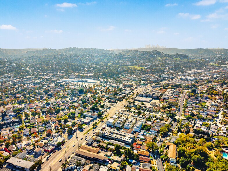 More Photos Of 4546 Eagle Rock Blvd, Los Angeles Apartments For Sale