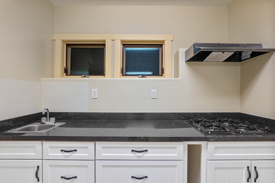 More Photos Of 243 Ridgeline Dr, Brevard Specialty For Sale