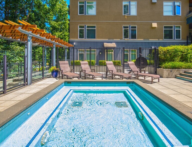 More Photos Of 1133 Lake Washington Blvd, Renton Apartments For Lease