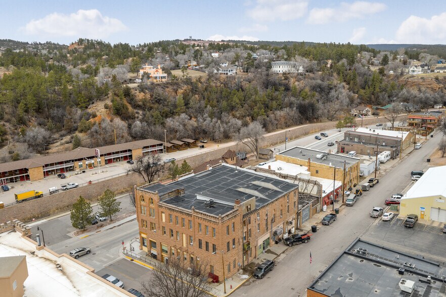 More Photos Of 603 N River St, Hot Springs Hotel For Lease