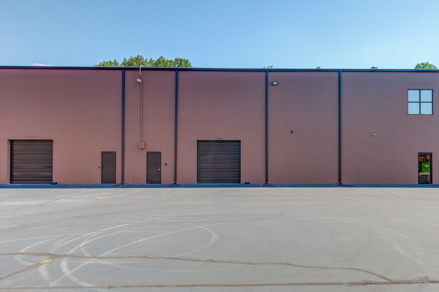 More Photos Of 6525 Shiloh Rd, Alpharetta Office Residential For Sale