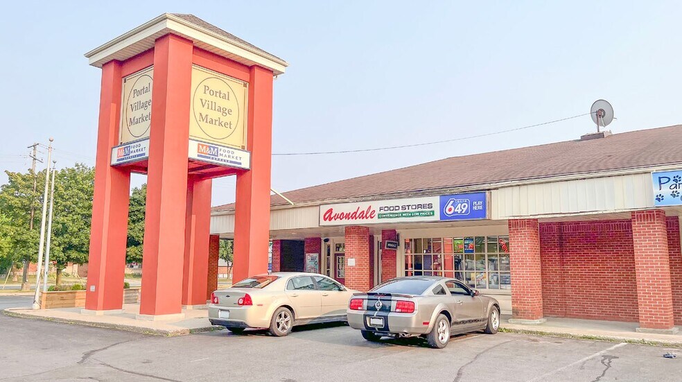 More Photos Of 258 Killaly St W, Port Colborne Storefront For Lease