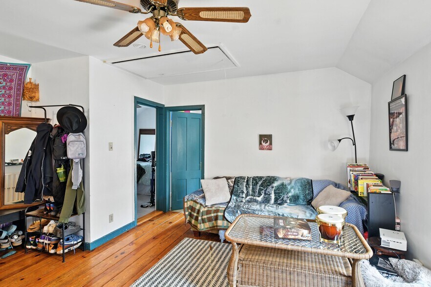 More Photos Of 11 N Main St, Belchertown Office Residential For Sale