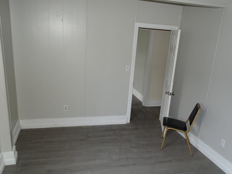 More Photos Of 519 Rock St, Shamokin Storefront Retail Residential For Sale