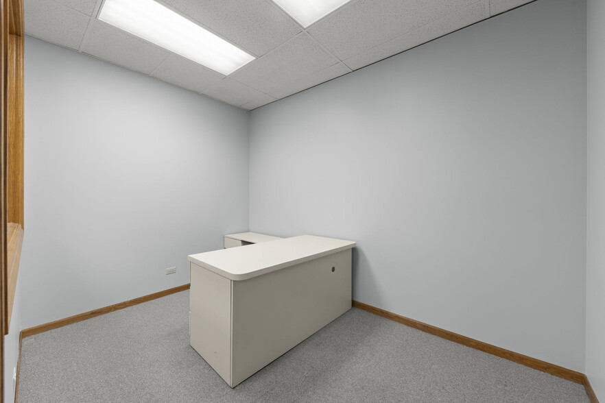 More Photos Of 1754 N Washington St, Naperville Medical For Sale