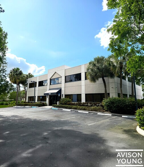 Primary Photo Of 500 Sawgrass Corporate Pky, Sunrise Office For Lease