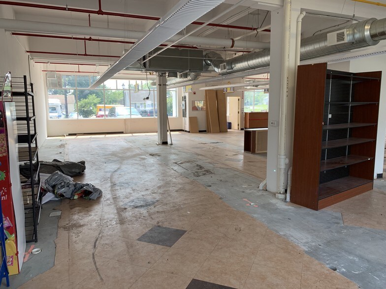 More Photos Of 727 Franklin Blvd, Somerset Apartments For Lease