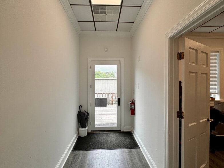 More Photos Of 490 Westfield Rd, Charlottesville Storefront Retail Office For Sale