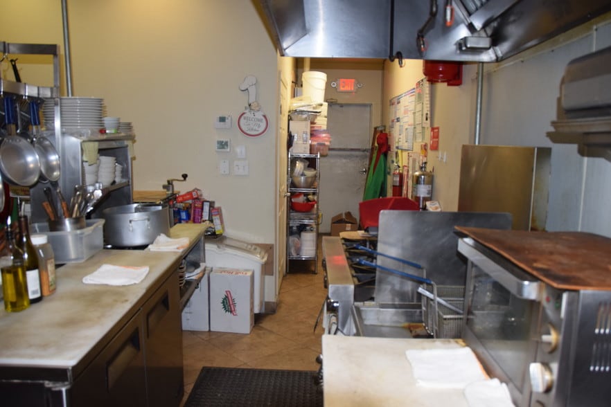 More Photos Of 9740 Barker Cypress Rd, Cypress Restaurant For Lease