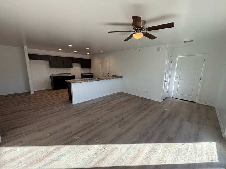 More Photos Of 901 Berk Ave, Kingman Apartments For Sale