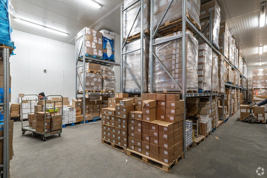 More Photos Of 175 Lake Ave, Staten Island Warehouse For Sale