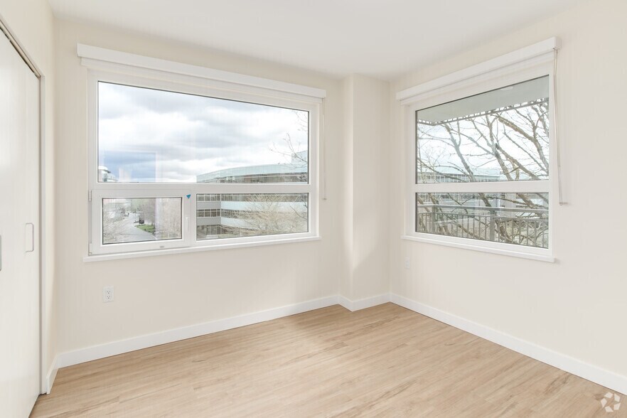 More Photos Of 2895 10th Av, Vancouver Apartments For Lease